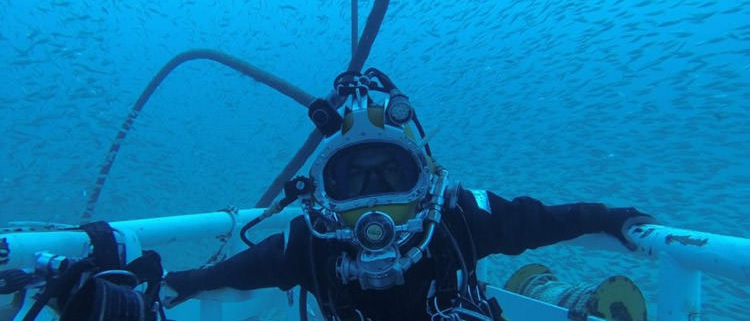 Image result for ز قبیل غواصی با ماسک اکسیژن